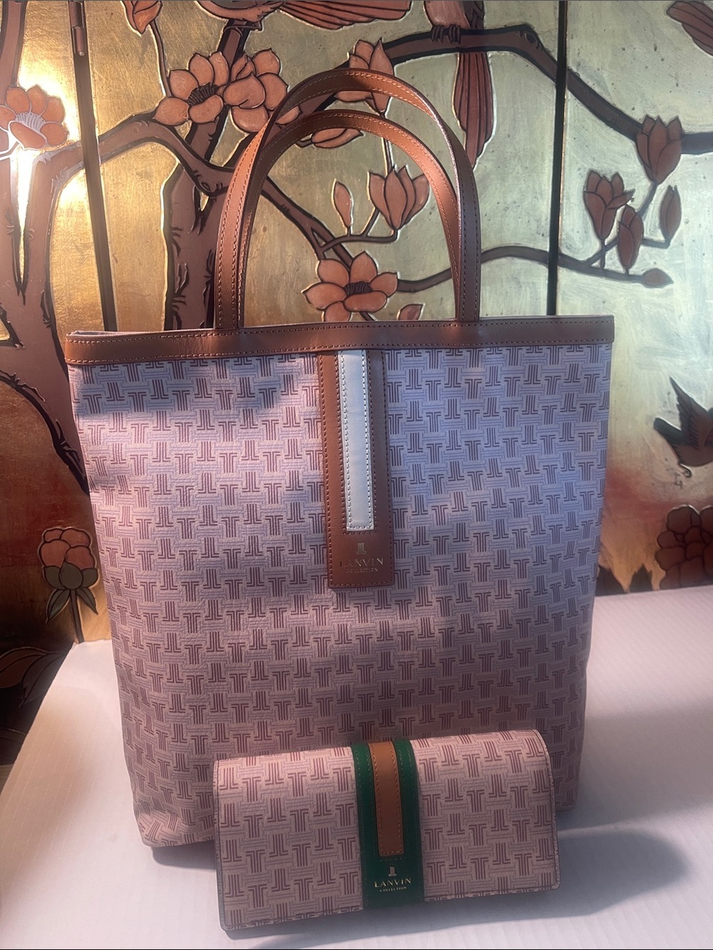 LANVIN Beige & Cream -Print Tote with Tan Leather Trim
Tote & Long Wallet bundl